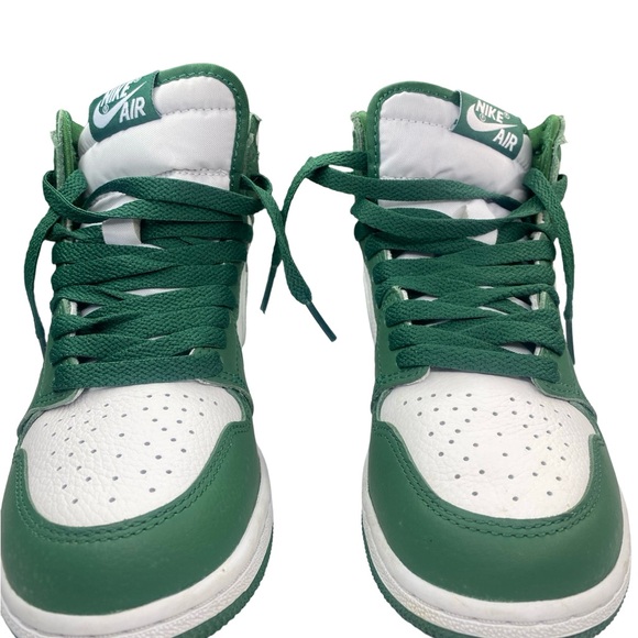 The Air Jordan 1 High OG GS "Gorge Green" - Picture 3 of 10